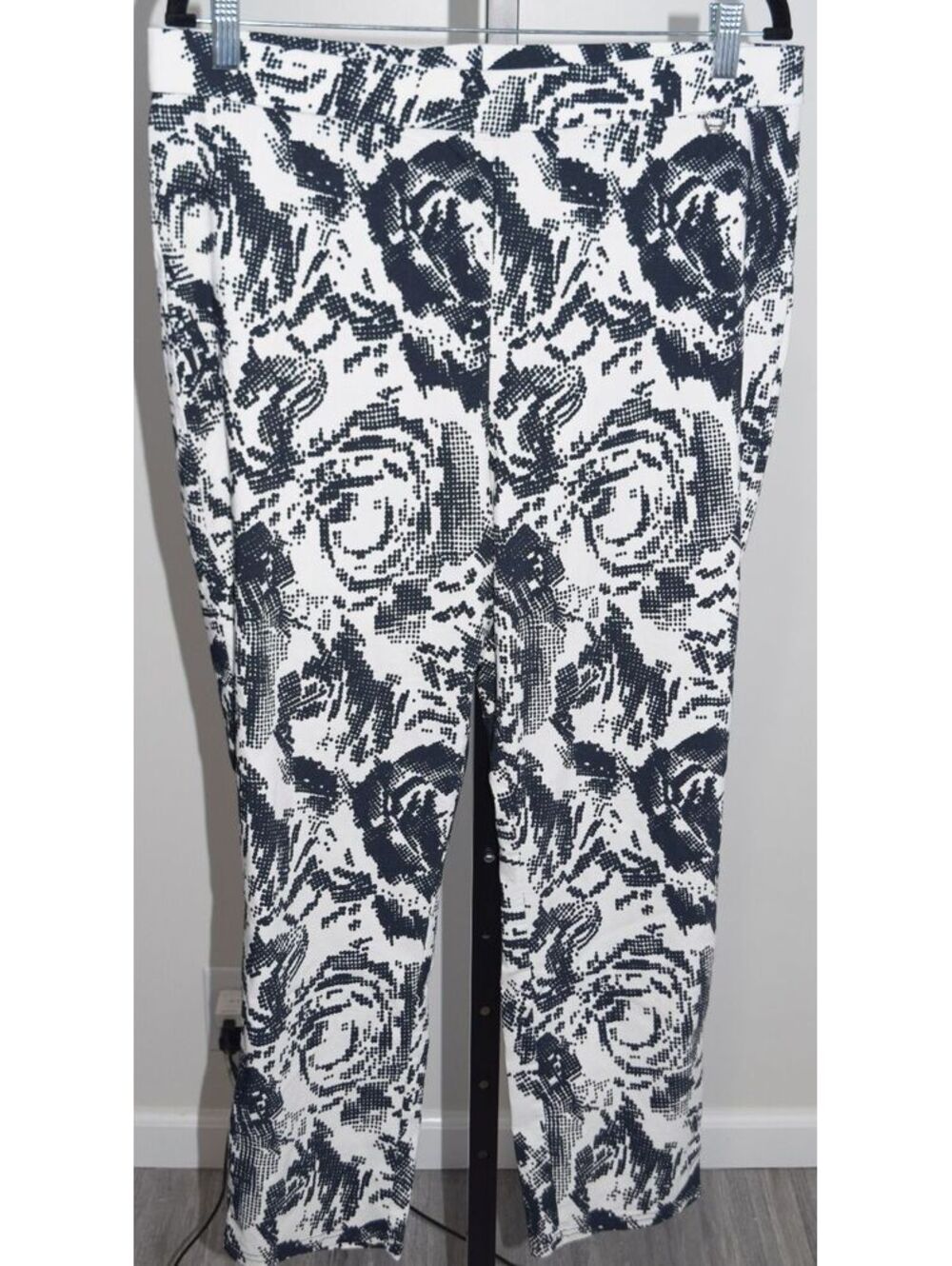 Rafaella Comfort Navy White Rose Print Stretch Ankle Pants Size 16